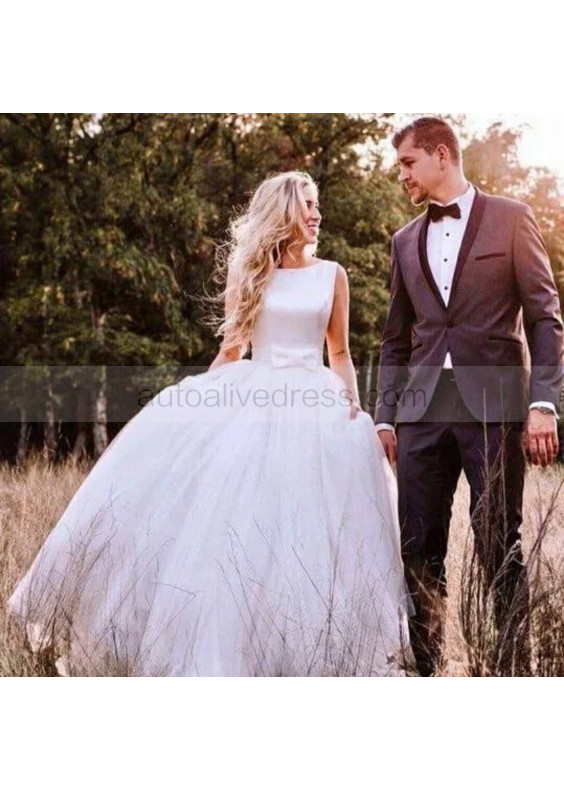 Sleeveless Ivory Satin Tulle V Back Wedding Dress